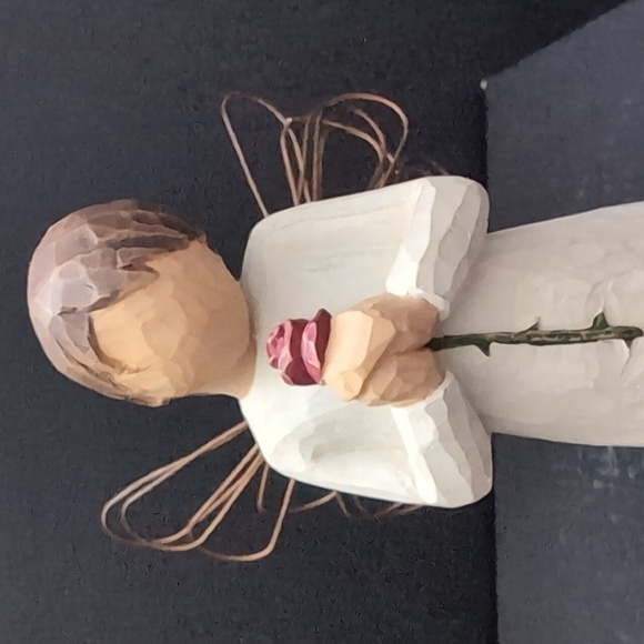 Willow Tree 2002 Loving Angel Figurine. - Picture 5 of 8